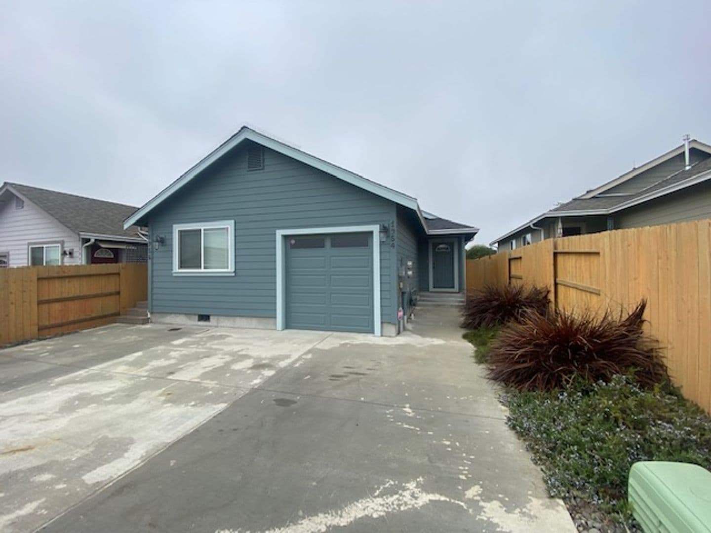McKinleyville Apartment: 1956 Sagewood Way