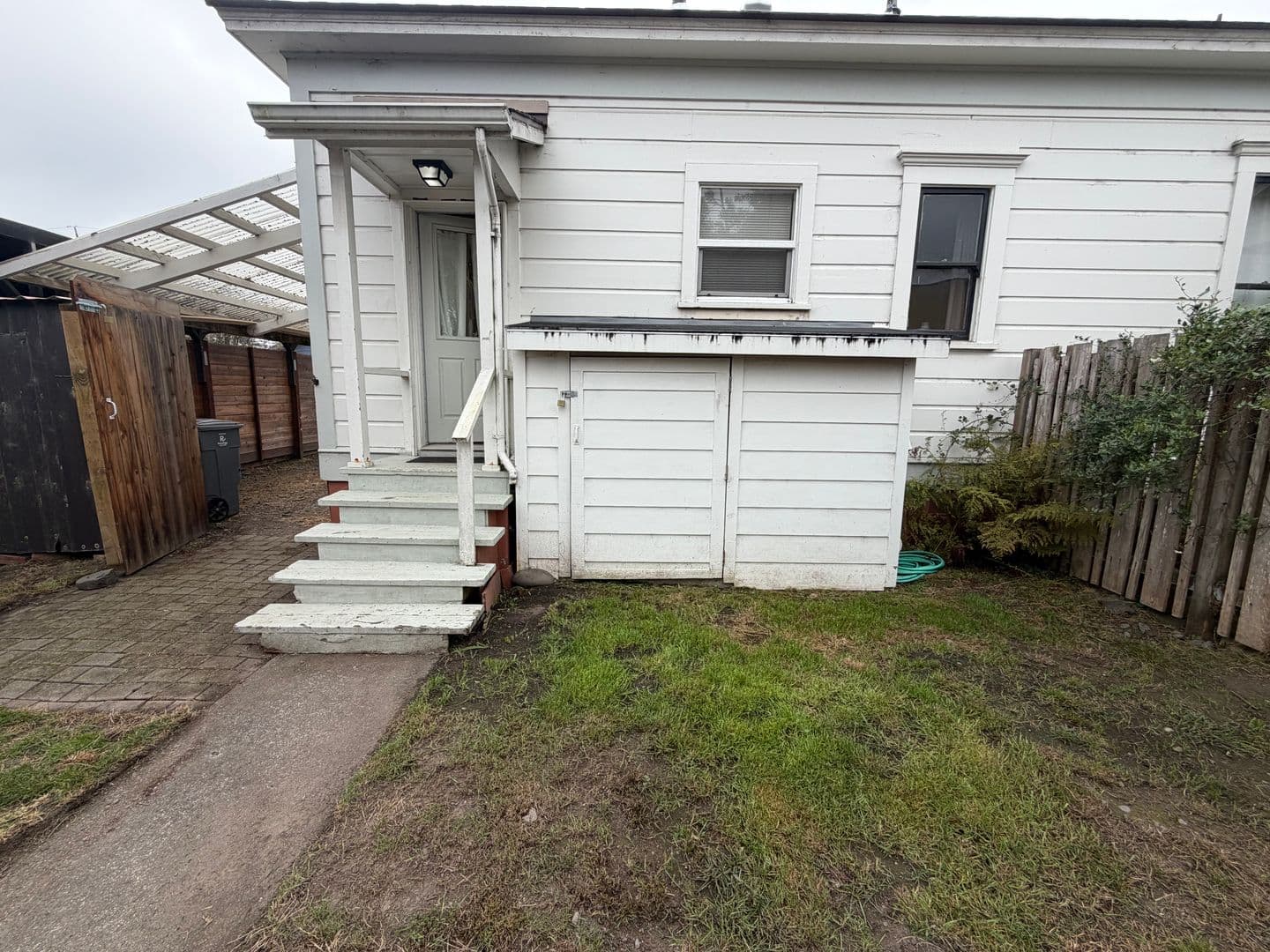 Arcata Apartment: 560 G ST