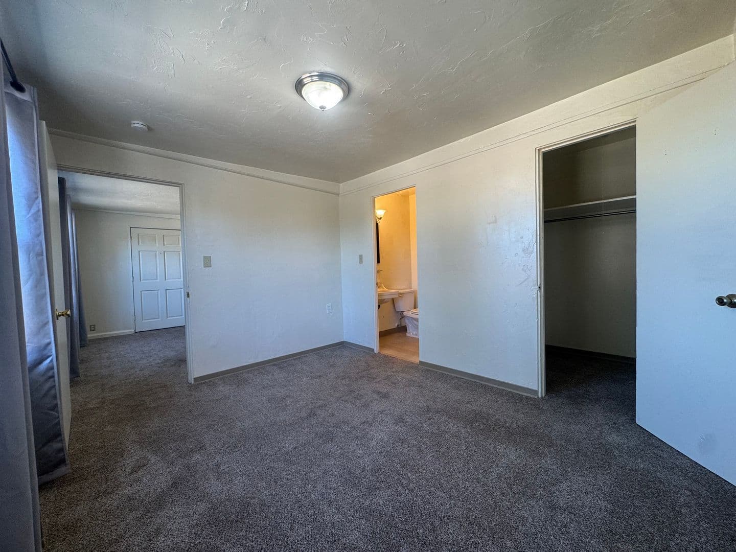 Eureka Apartment: 4041 & 4043 Williams St Unit #1-9