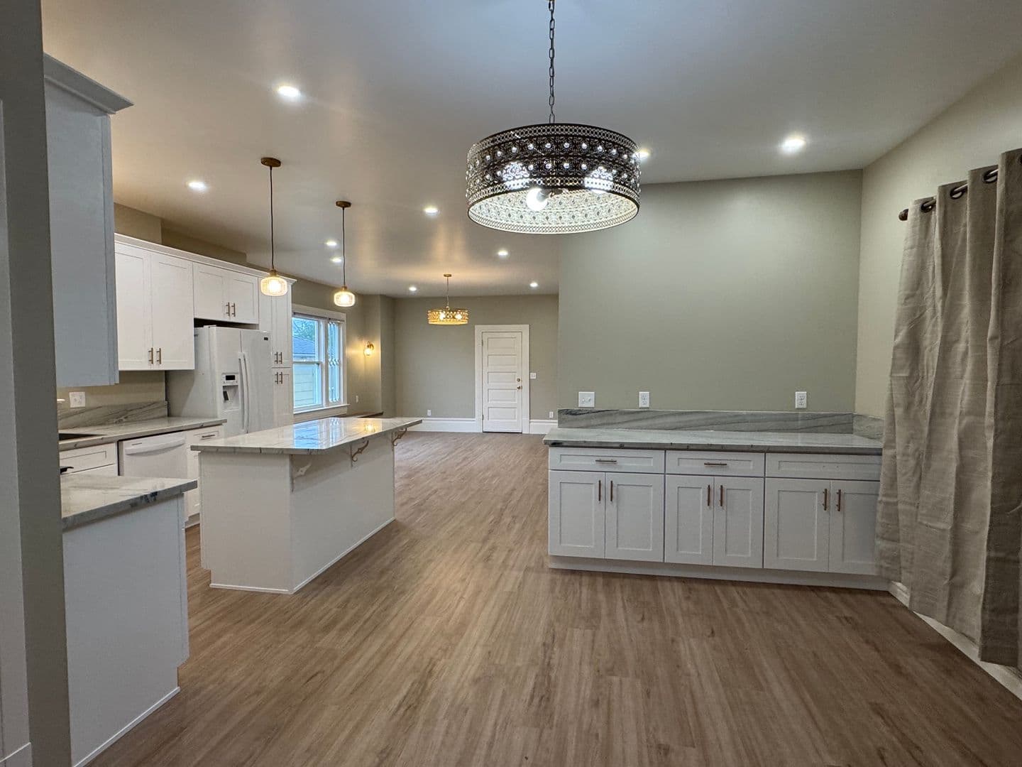 Eureka Apartment: 2146 C ST