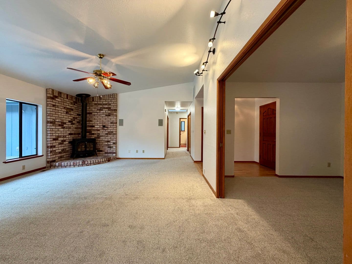 Eureka Townhome: 4036 Campton RD