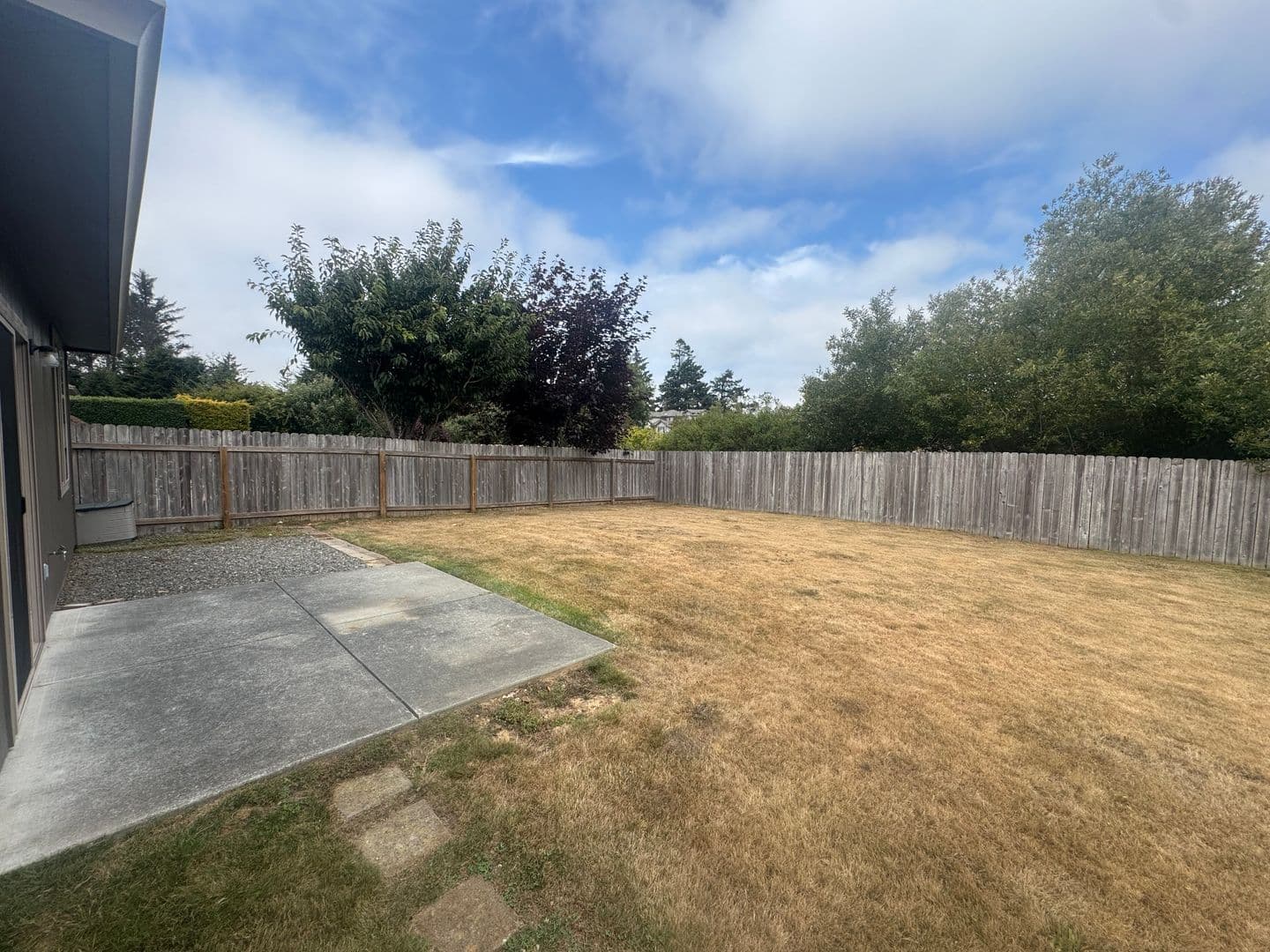Loleta House: 7 Shadowbrook ST