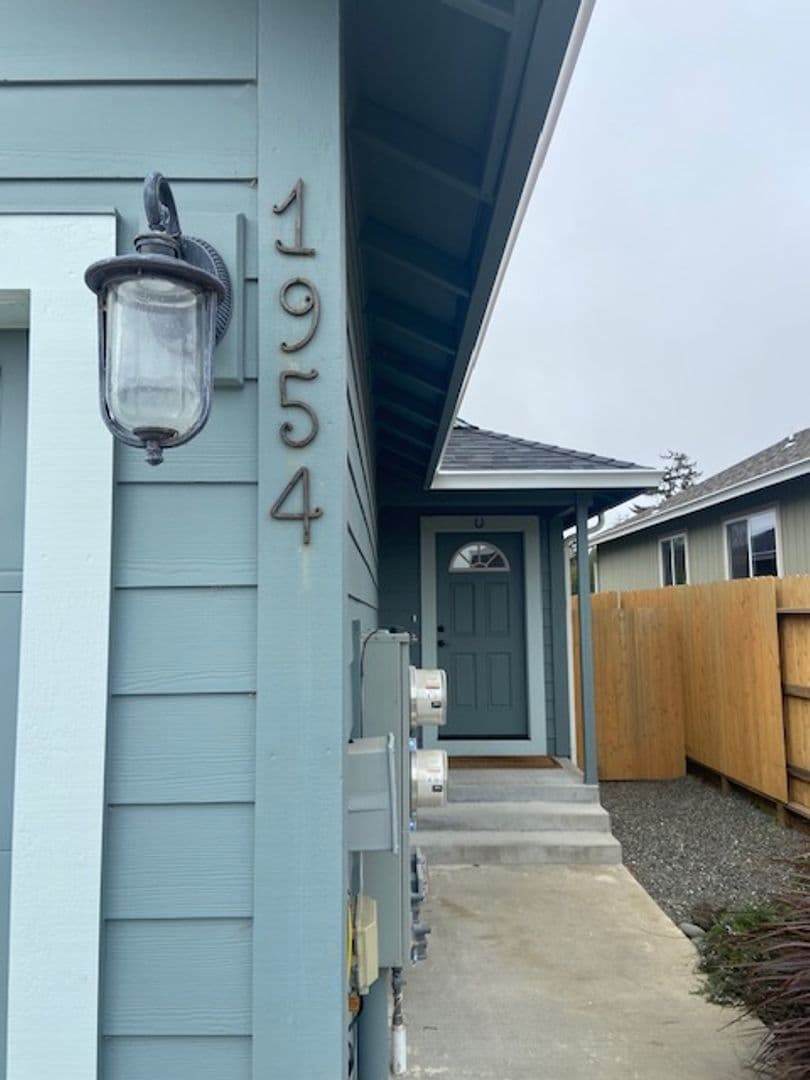 McKinleyville Apartment: 1956 Sagewood Way