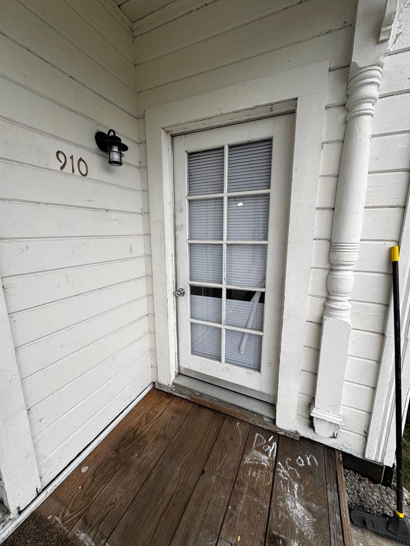 Fortuna Apartment: 910 8th ST