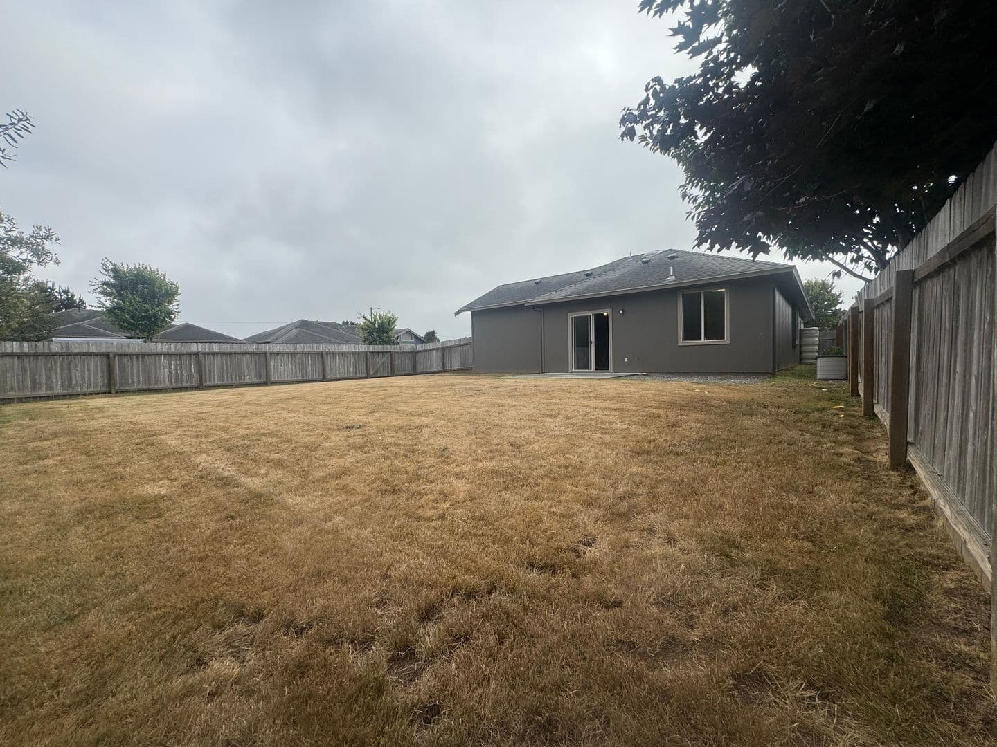 Loleta House: 7 Shadowbrook ST