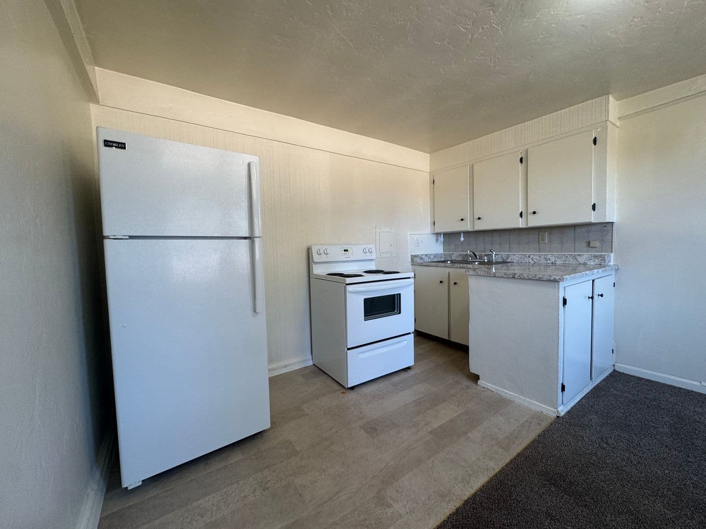 Eureka Apartment: 4041 & 4043 Williams St Unit #1-9