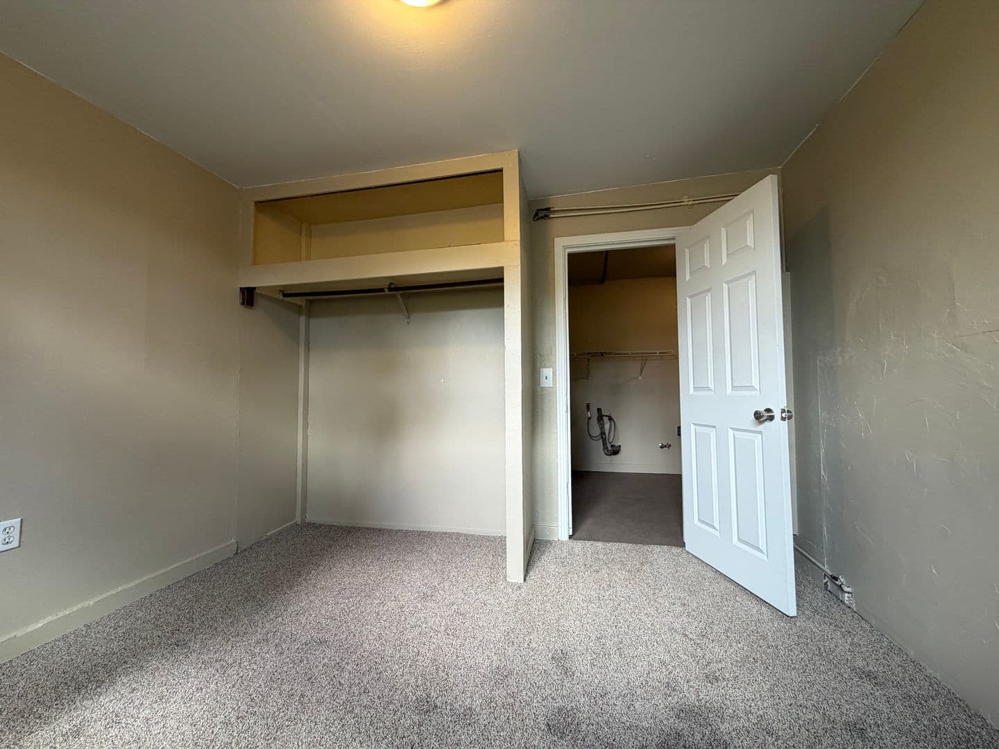 Fortuna Apartment: 65-97 Page Way