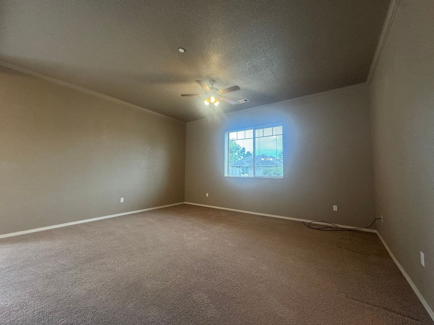 Loleta House: 7 Shadowbrook ST