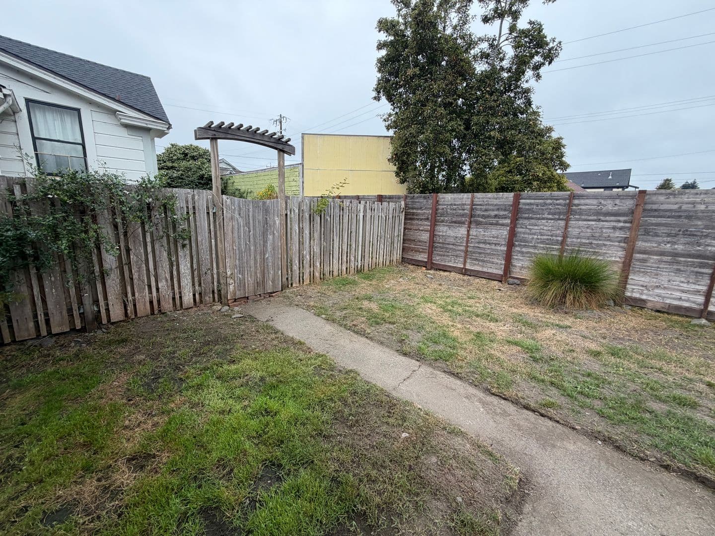Arcata Apartment: 560 G ST