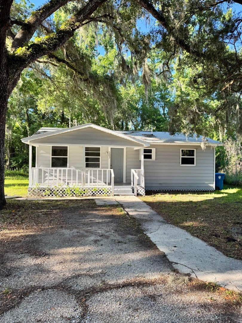 Brooksville House: 203 D St.