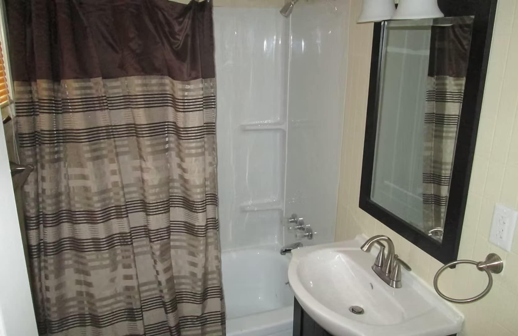 Binghamton Apartment: 68 Walnut
