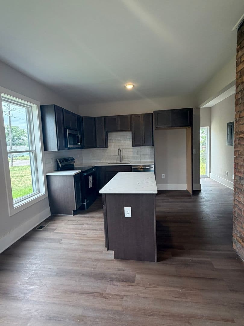 Detroit Apartment: 7436 Oakland St.