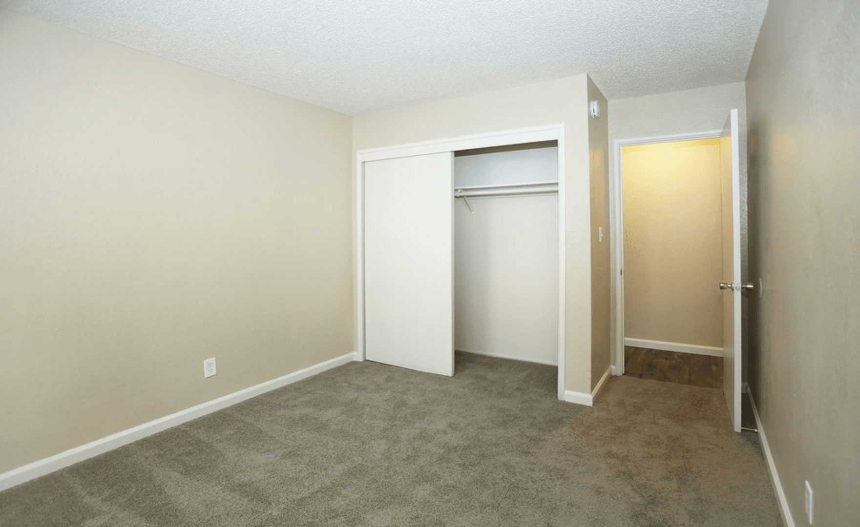 Carmichael Apartment: 5844 Garden Park Court