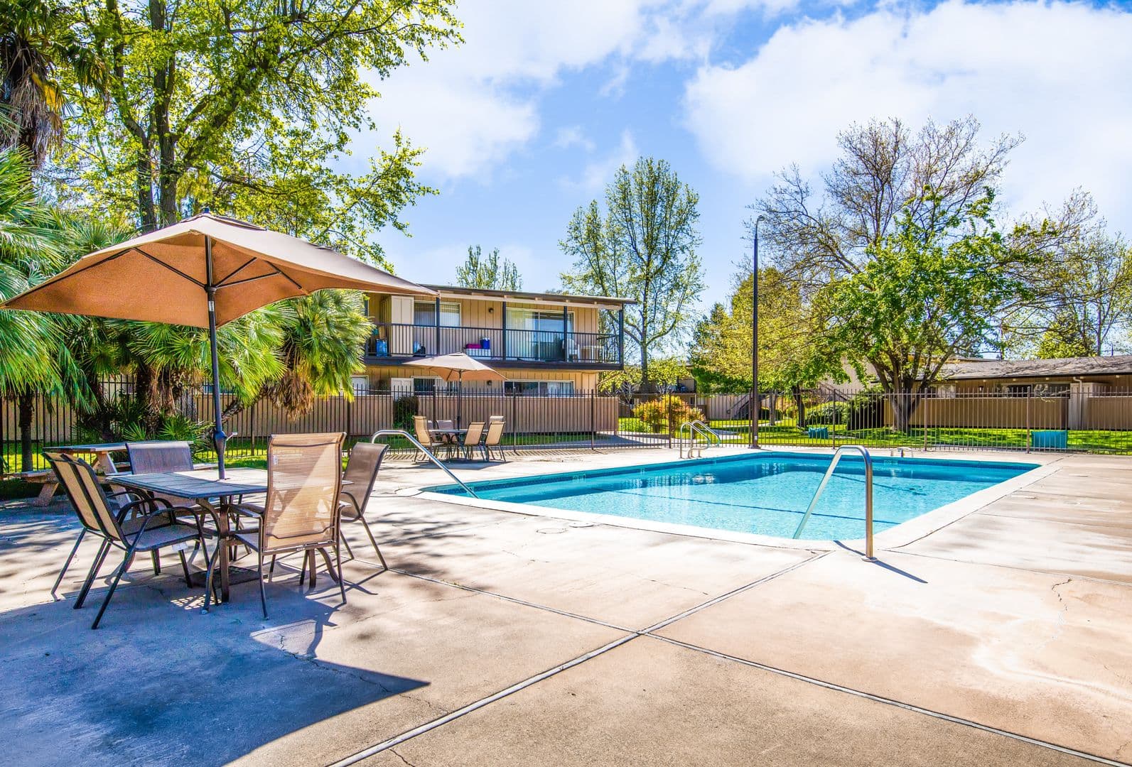Rosemont Apartment: 3650 Tallyho Drive