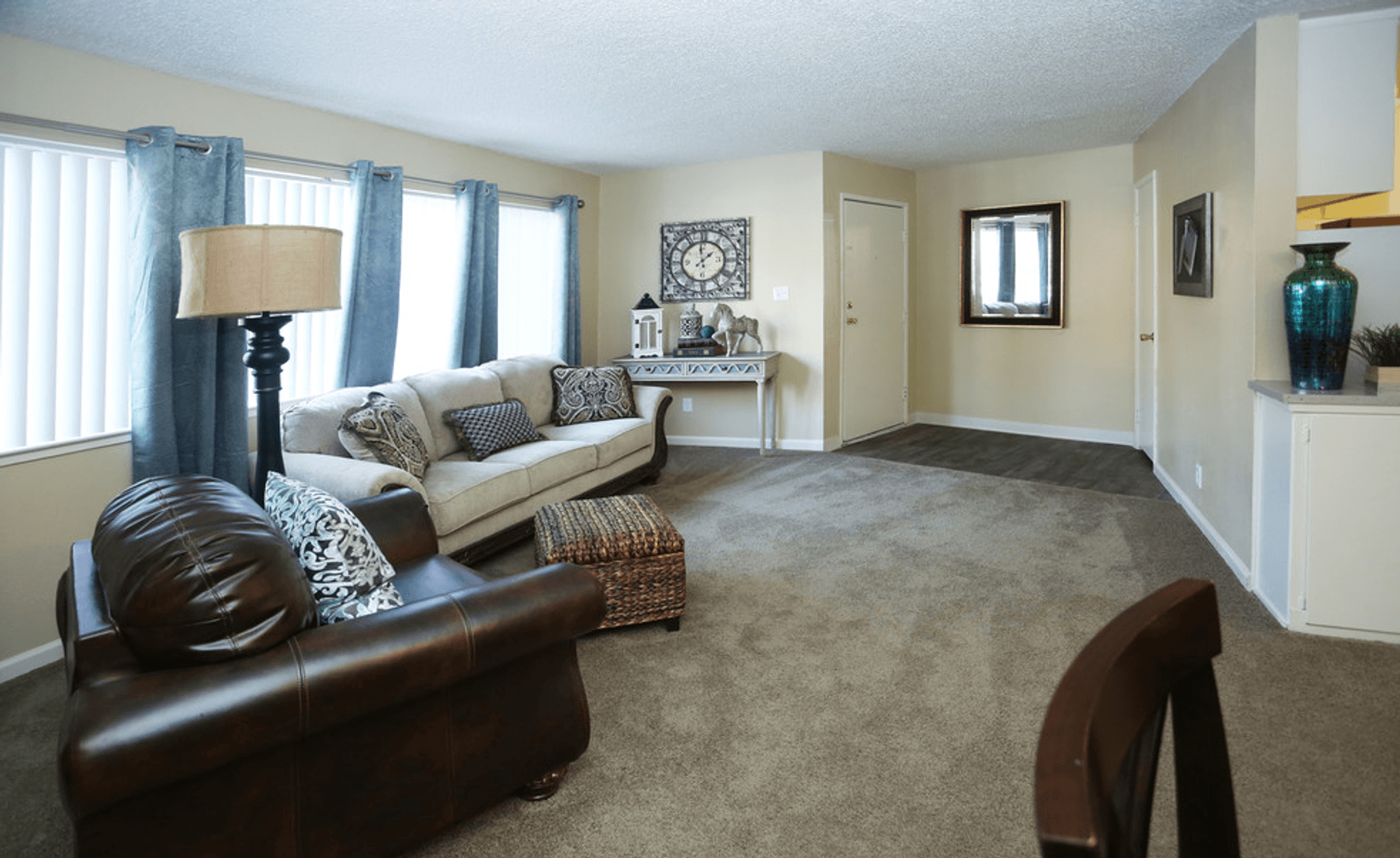 Carmichael Apartment: 5844 Garden Park Court