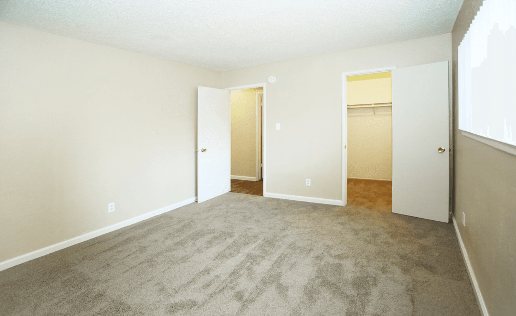 Carmichael Apartment: 5844 Garden Park Court