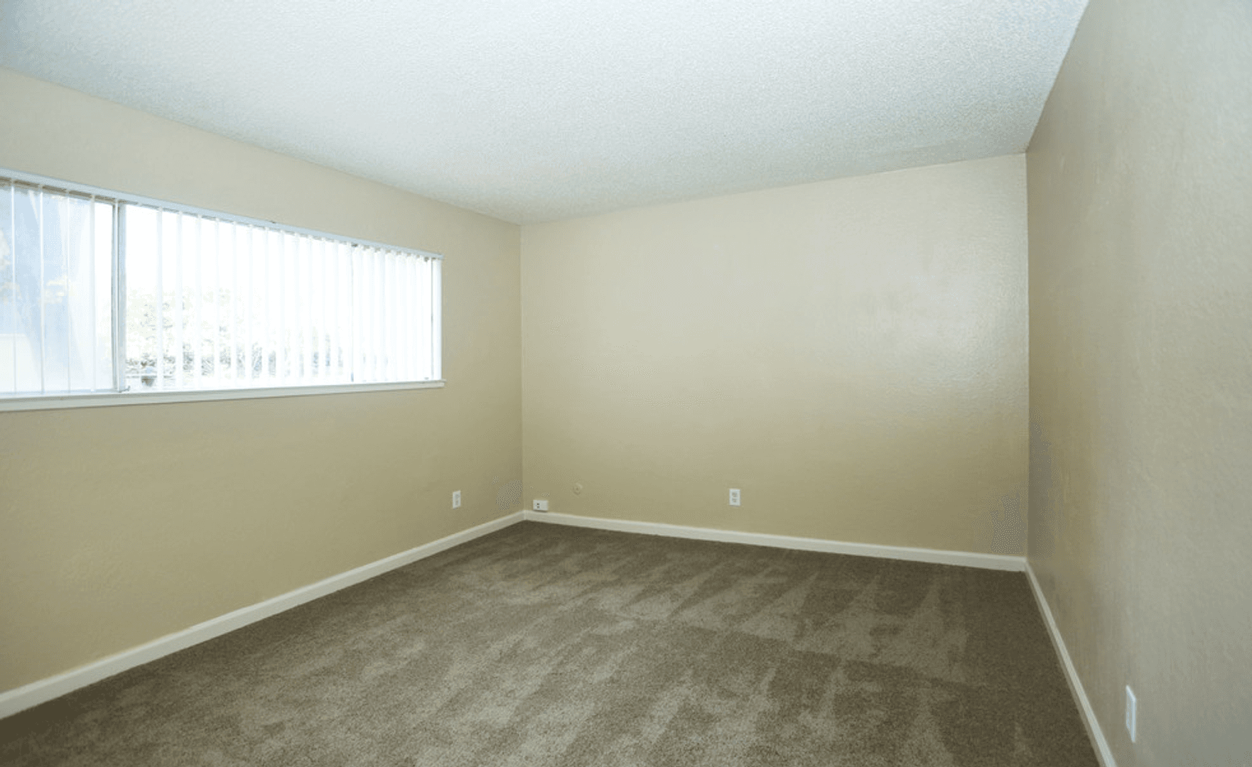 Carmichael Apartment: 5844 Garden Park Court