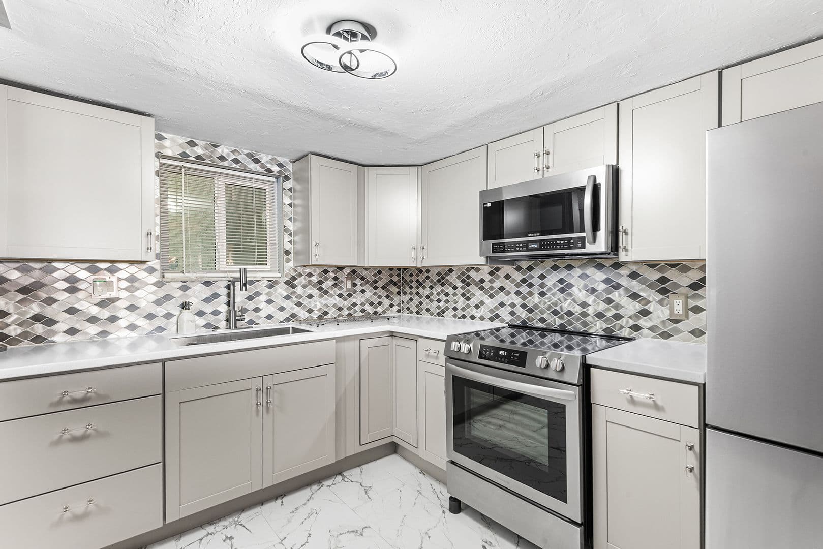 ST PETERSBURG Condo: 801 83RD AVE N