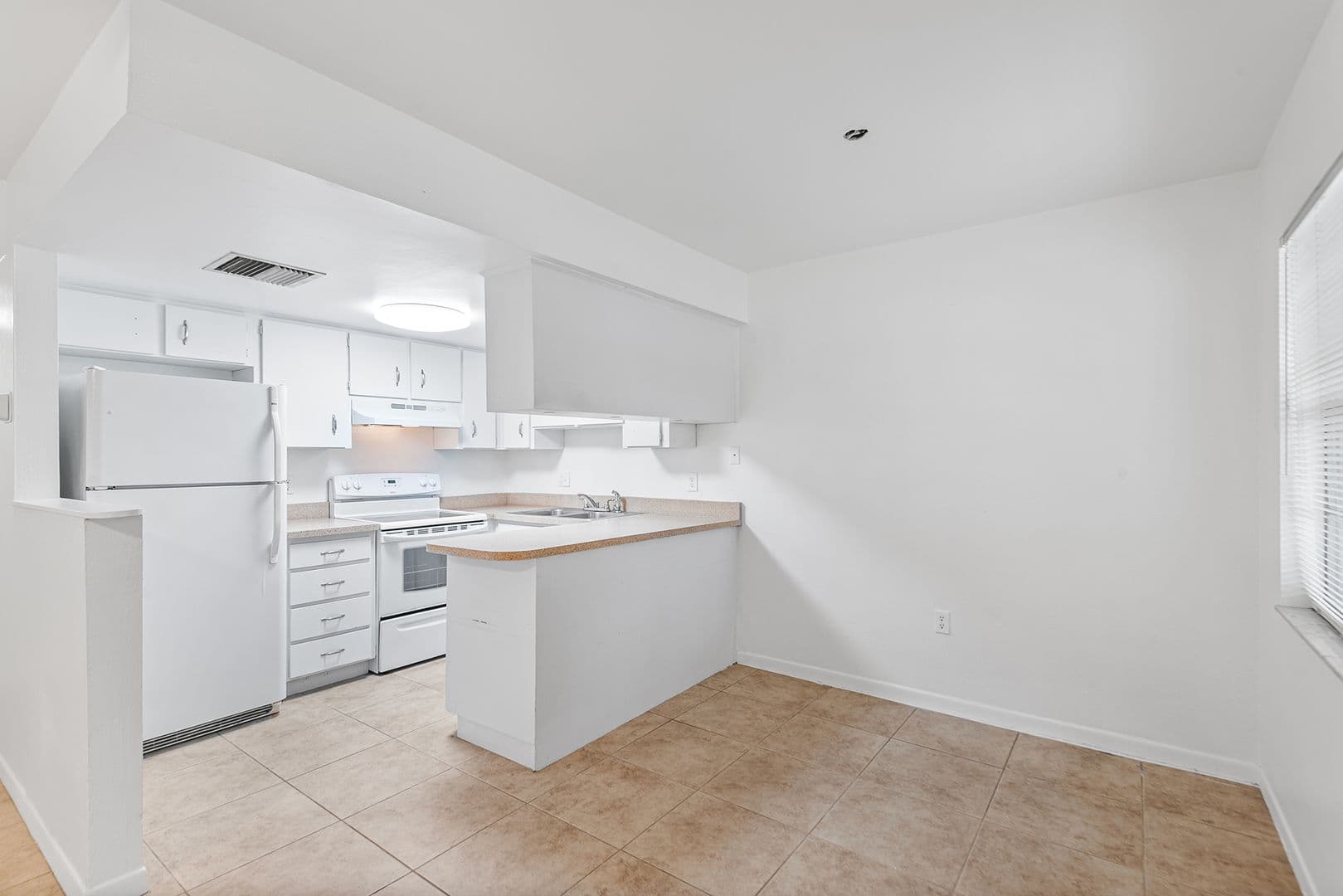 Saint Petersburg Apartment: 555 62nd St. S.