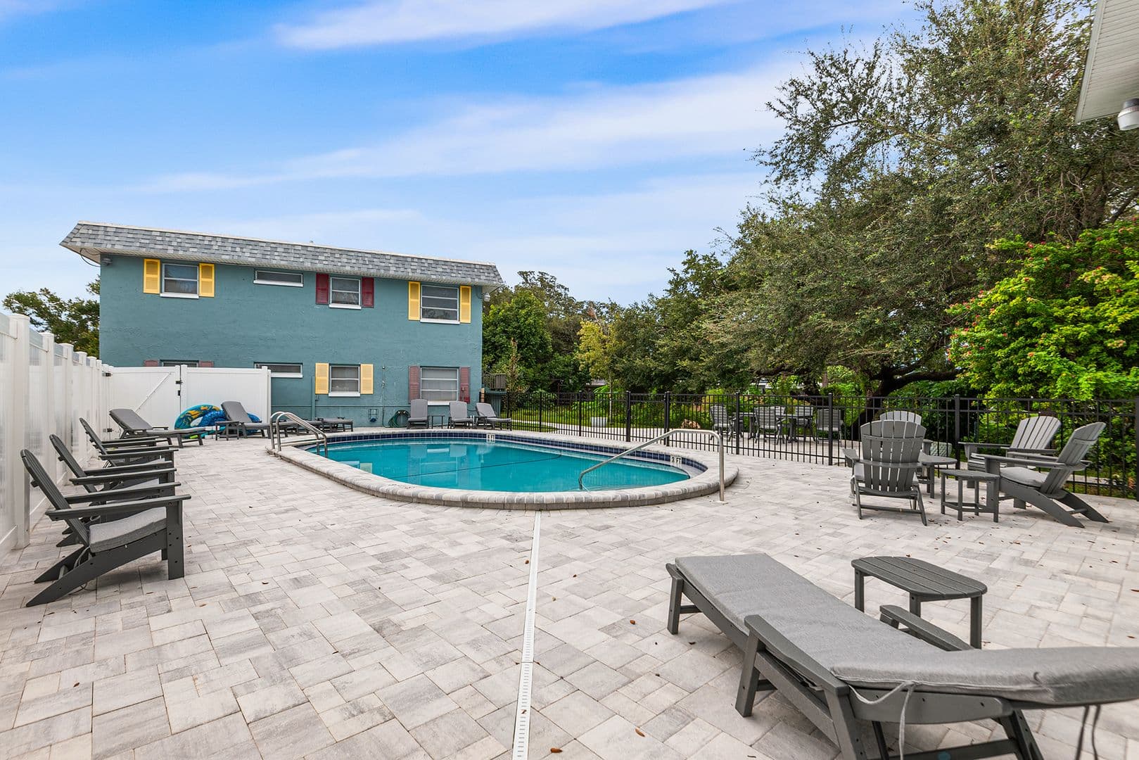 Saint Petersburg Apartment: 555 62nd St. S.