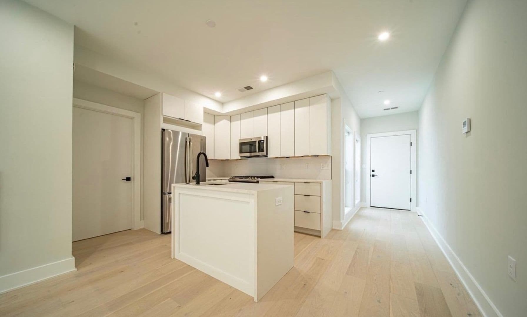Washington Apartment: 1117 24th Street