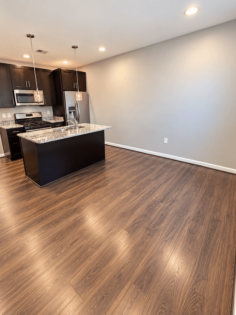 Washington DC Apartment: 1921 M Street NE,