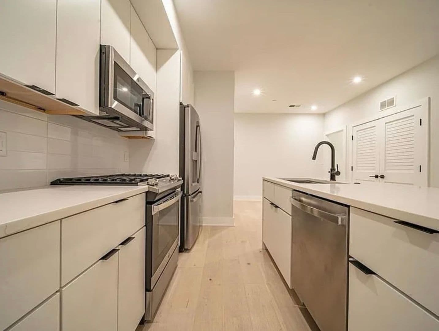 Washington Apartment: 1117 24th Street