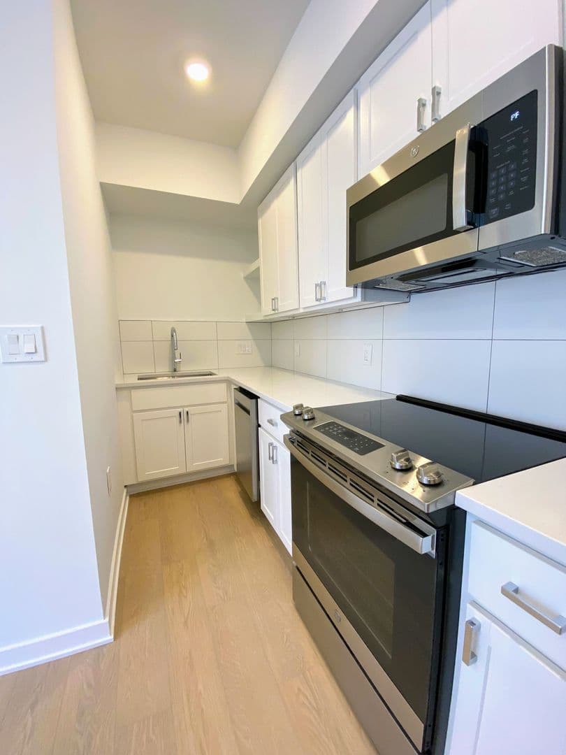 Washington Apartment: 3435 Brown St NW
