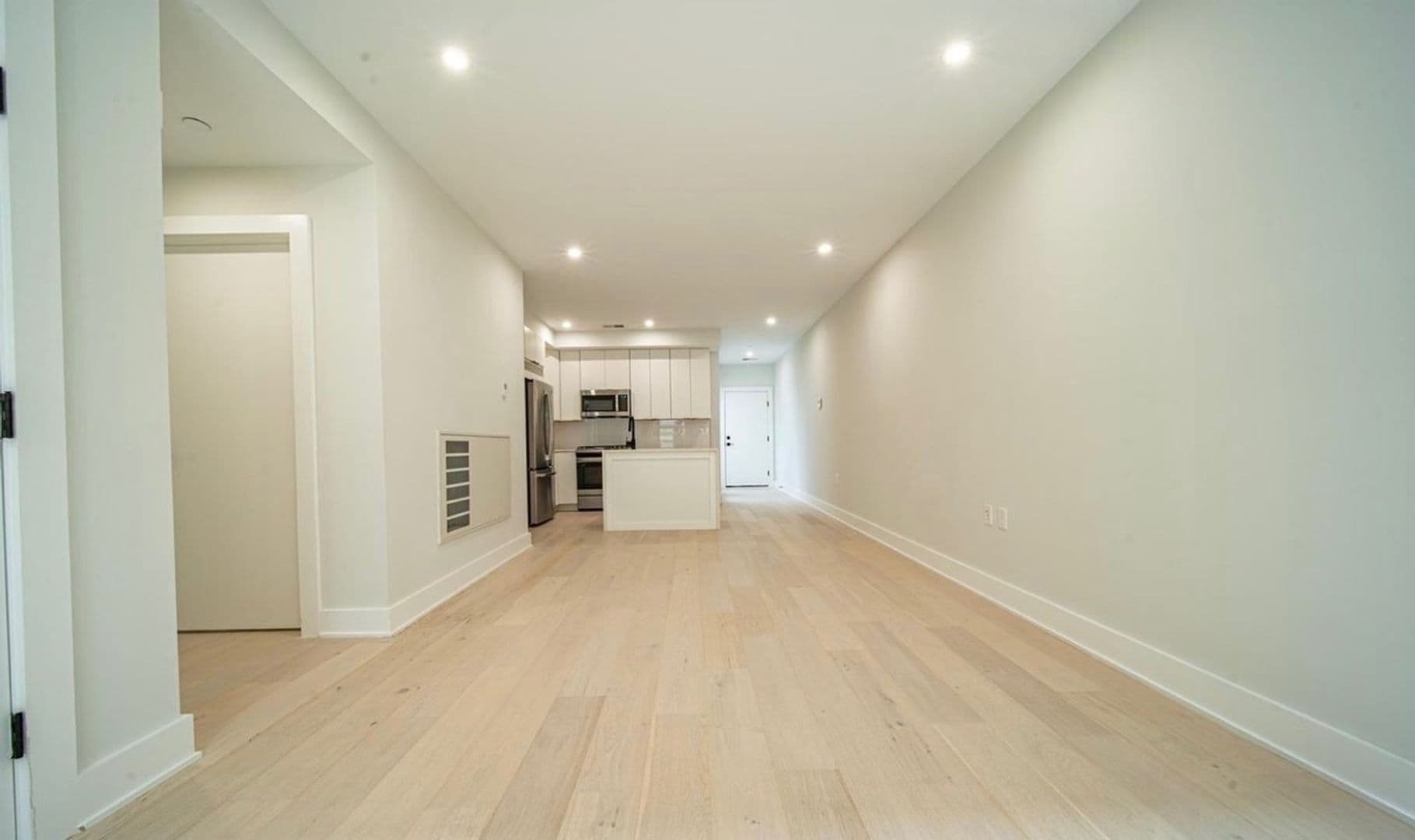 Washington Apartment: 1117 24th Street