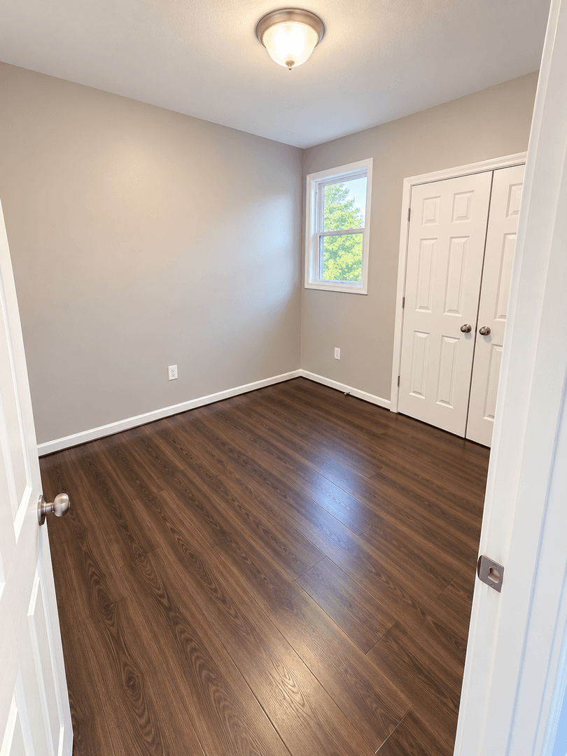 Washington DC Apartment: 1921 M Street NE,