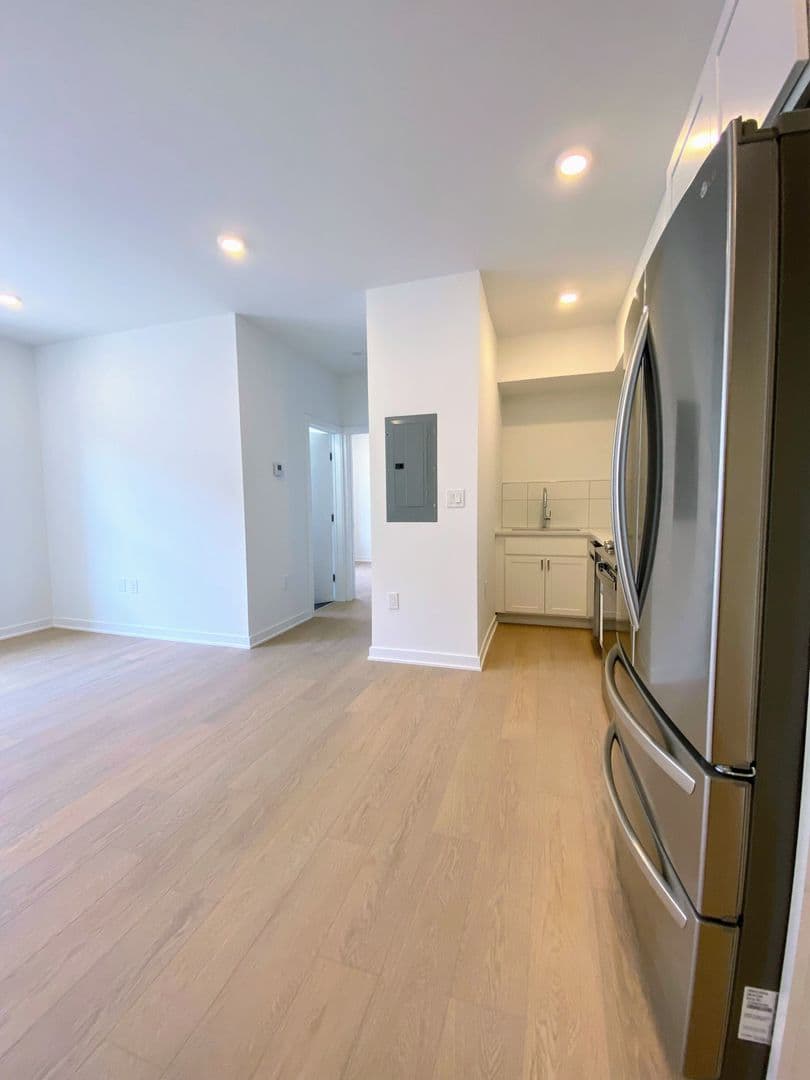 Washington Apartment: 3435 Brown St NW