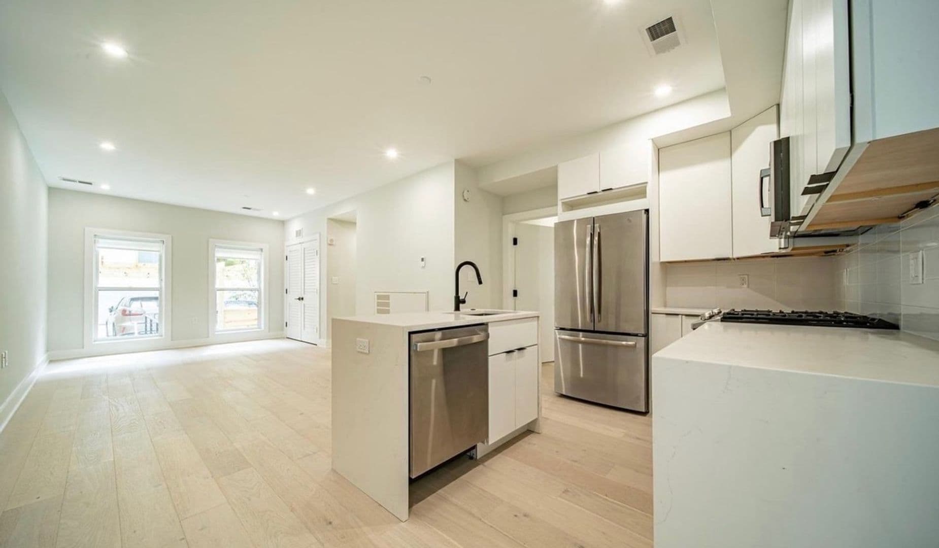 Washington Apartment: 1117 24th Street