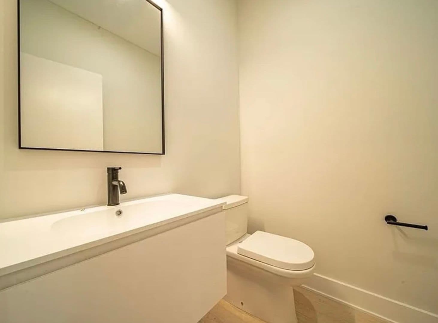 Washington Apartment: 1117 24th Street