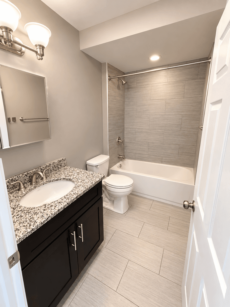Washington DC Apartment: 1921 M Street NE,