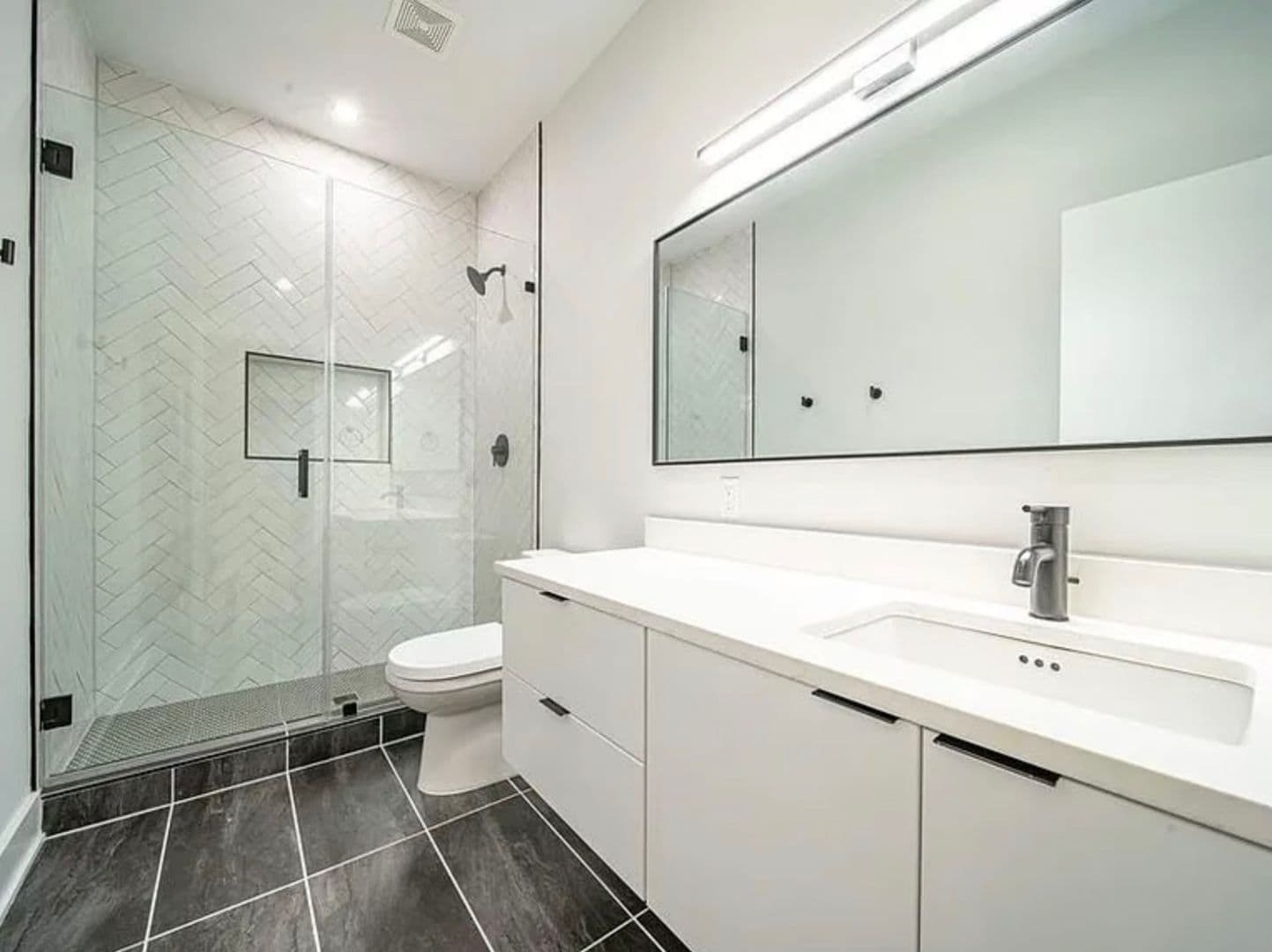 Washington Apartment: 1117 24th Street