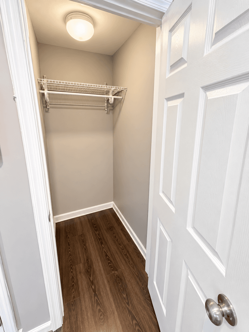 Washington DC Apartment: 1921 M Street NE,