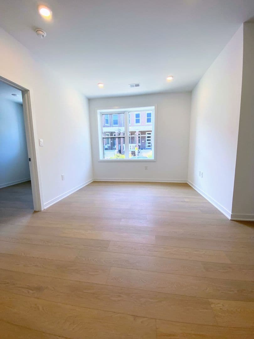 Washington Apartment: 3435 Brown St NW