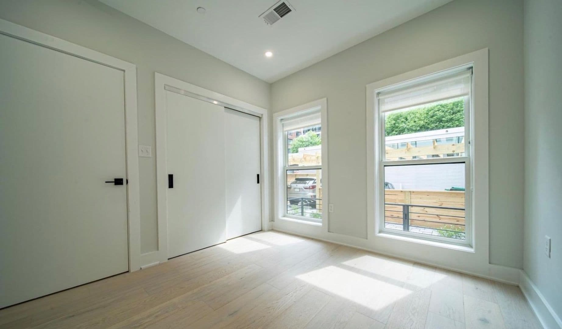 Washington Apartment: 1117 24th Street