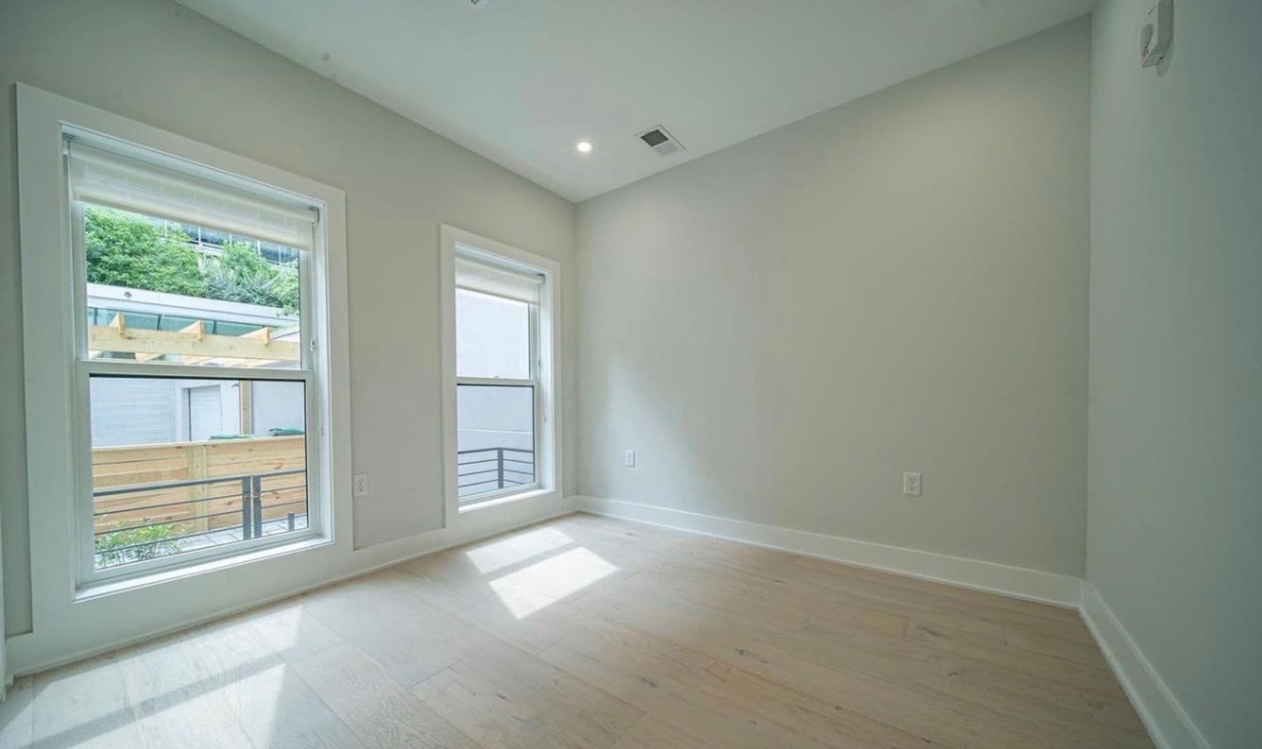 Washington Apartment: 1117 24th Street