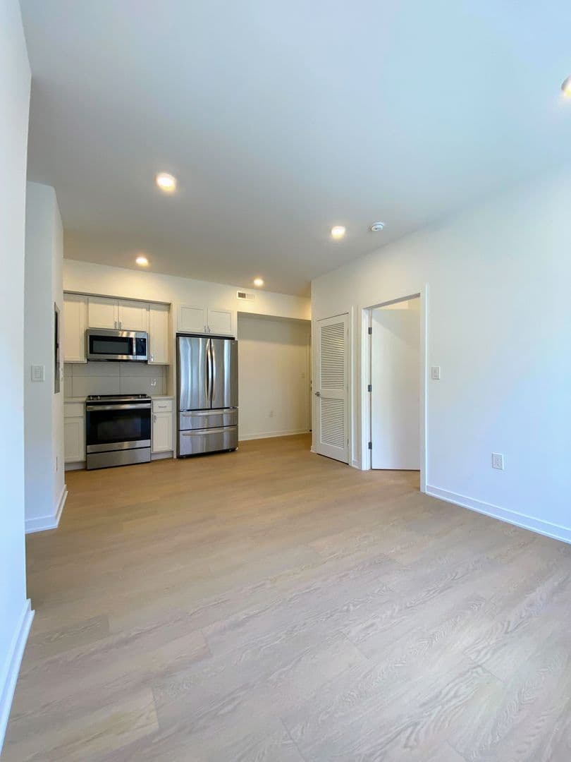 Washington Apartment: 3435 Brown St NW