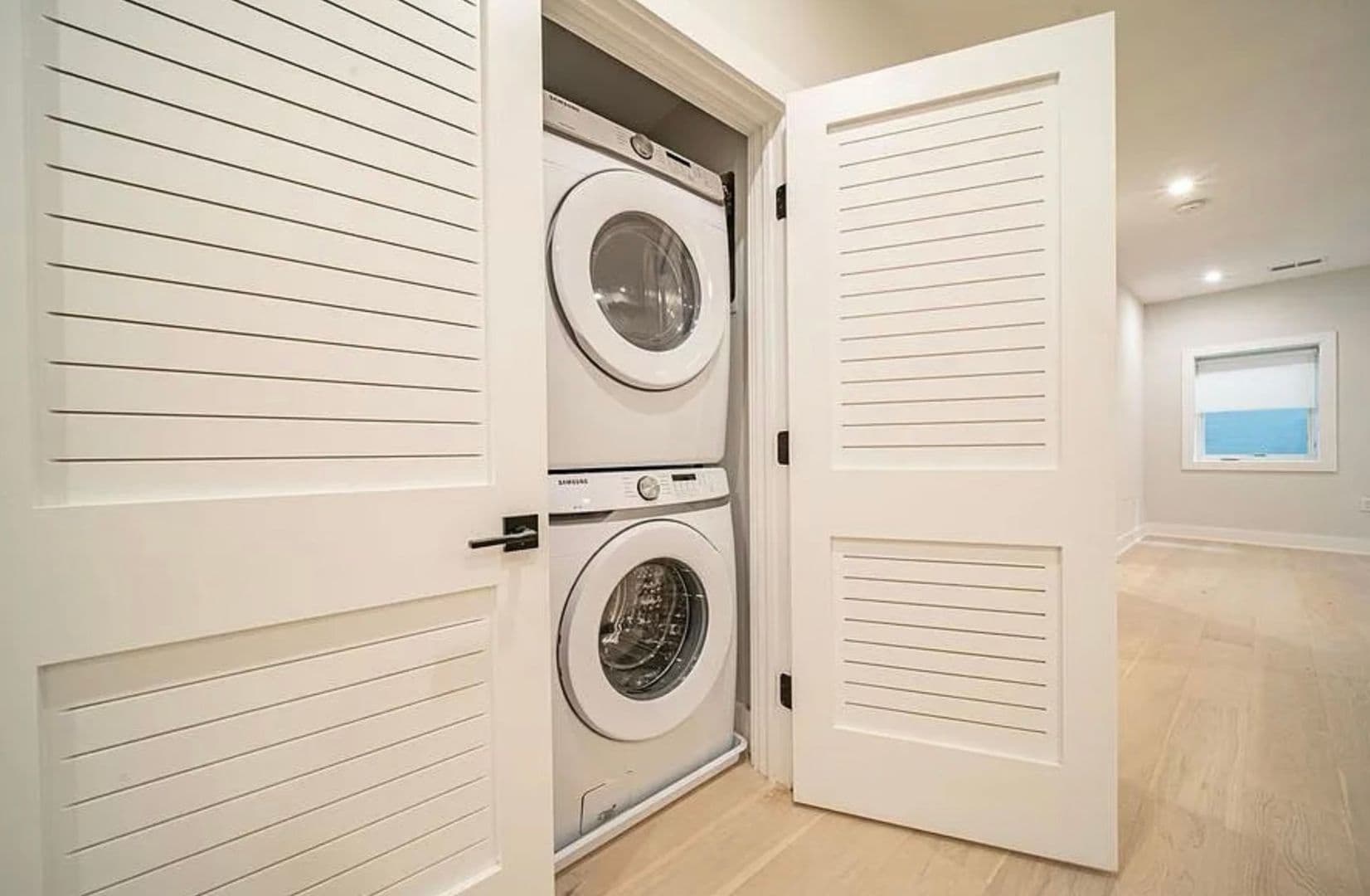 Washington Apartment: 1117 24th Street