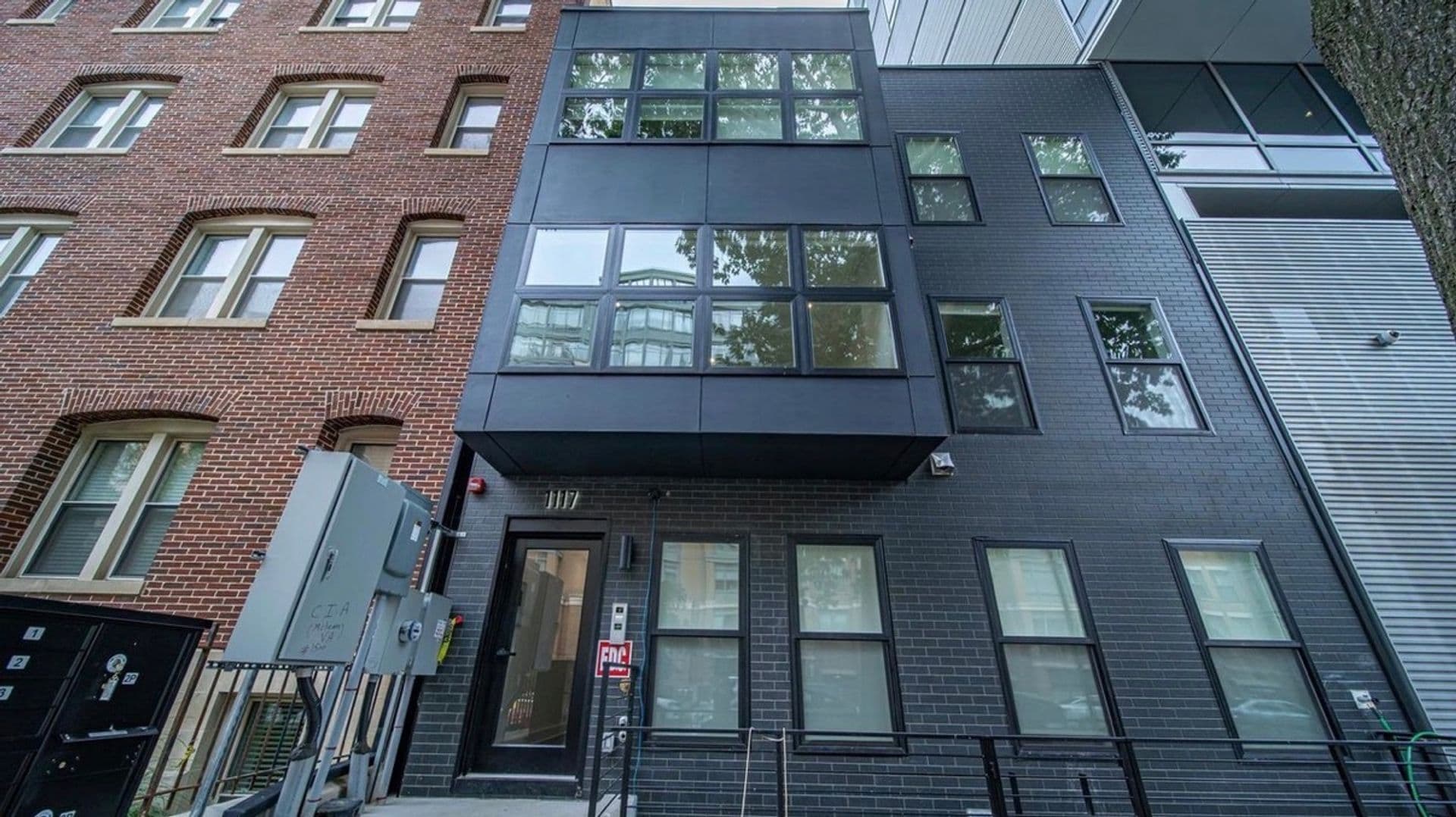 Washington Apartment: 1117 24th Street