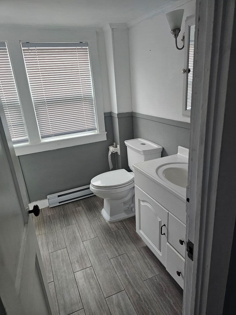 Rockland Apartment: 26 State St. - 03