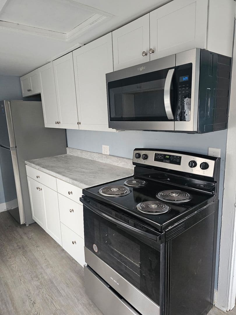 Rockland Apartment: 26 State St. - 03