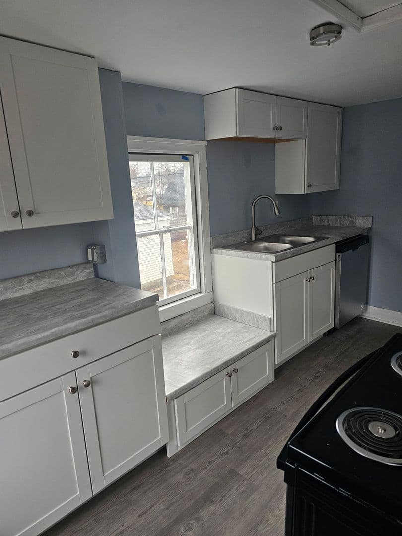 Rockland Apartment: 26 State St. - 03