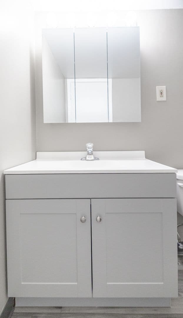 Pittsburgh Apartment: 460 Washington Road