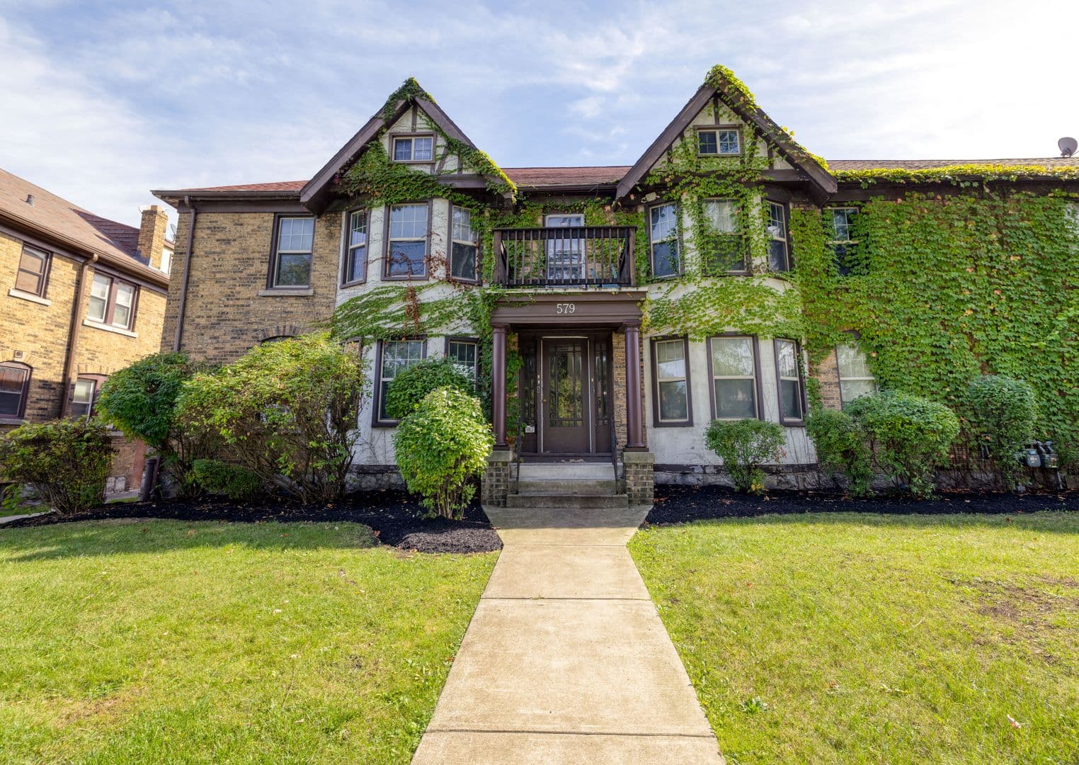 Buffalo Apartment: 575 Colvin Avenue
