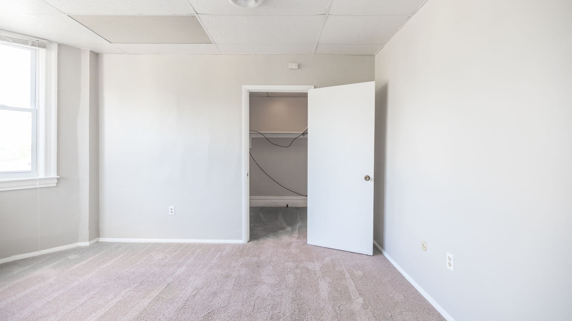 Pittsburgh Apartment: 1500 Fallowfield Ave