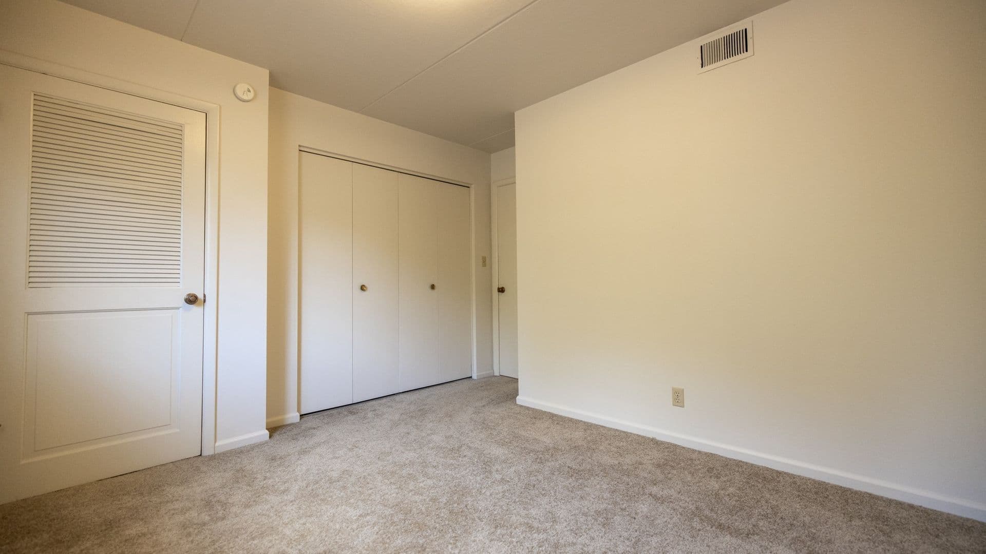 New Kensington Apartment: 300 Craigdell Road
