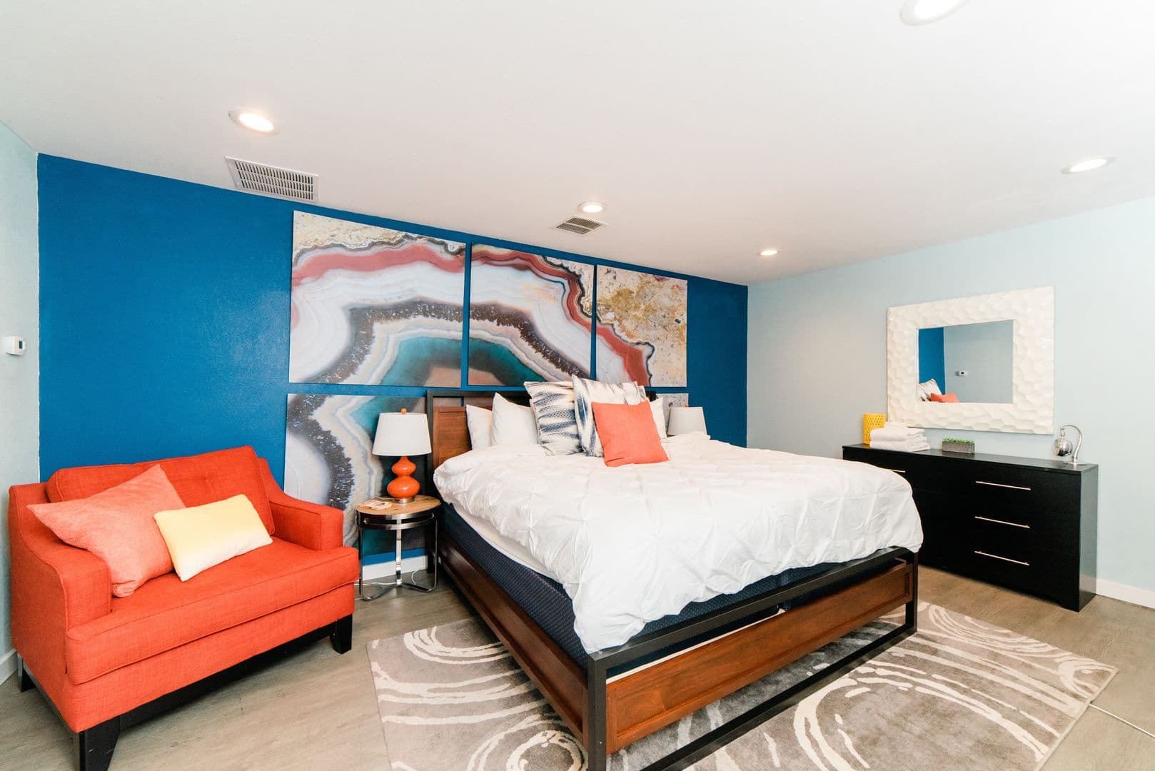Pittsburgh Apartment: 700 Mansfield Ave